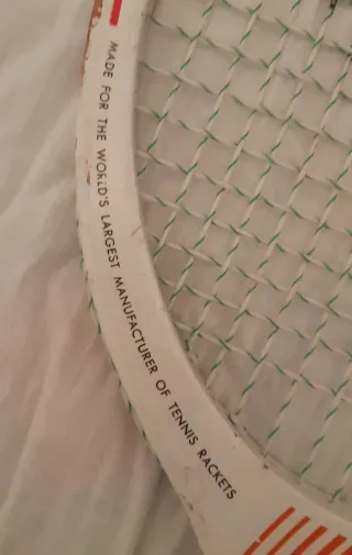 Raqueta DONNAY pequeña.