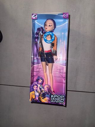 Bambole K-Pop Demon Hunters cue cantano