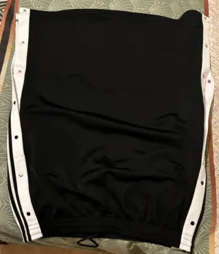 Falda Adidas Negra y Blanca nueva con etiqueta ori