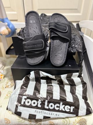 Sandalias Adidas Humanrace Negras/Grises