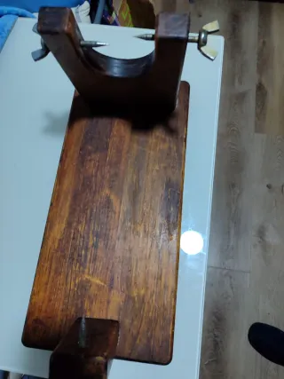 Jamonero de madera