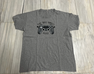 Camiseta gris gamer Five More Minutes Please