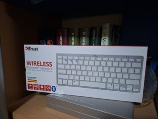 Teclado Inalámbrico Bluetooth Trust QWERTY
