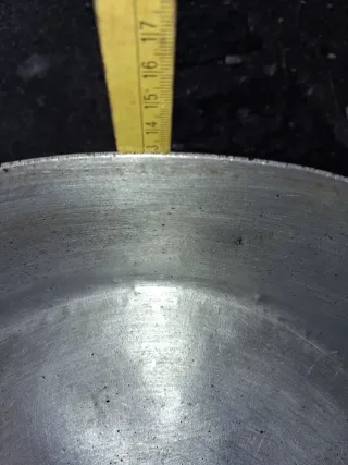 Grande pentola in alluminio con manici