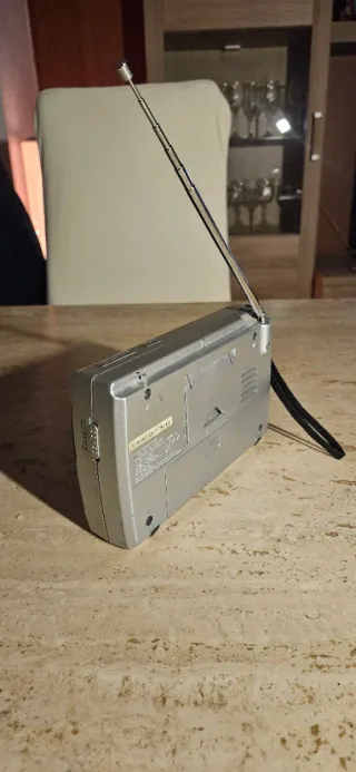 Radio Despertador Bench 2 Alarmas 9 Memorias