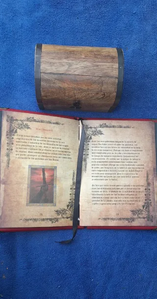 Baúl Pequeño y Libro Artefactorium