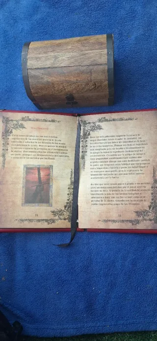 Baúl Pequeño y Libro Artefactorium