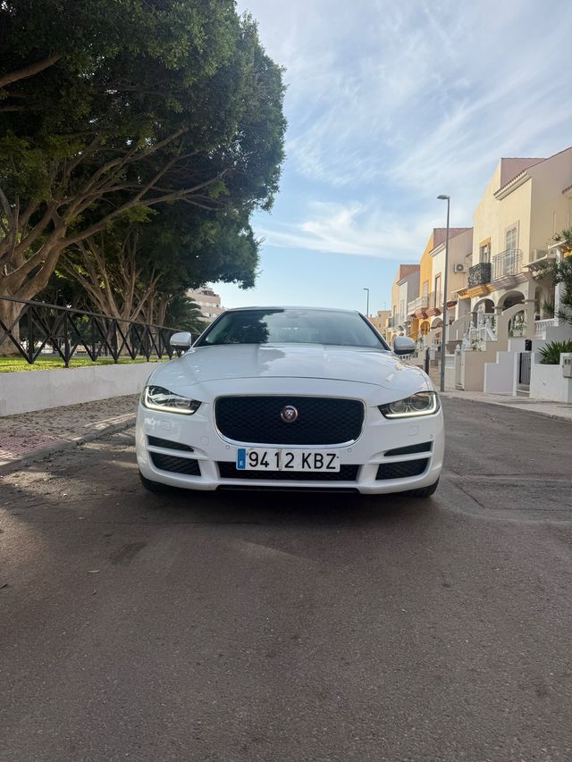 Jaguar XE 2018