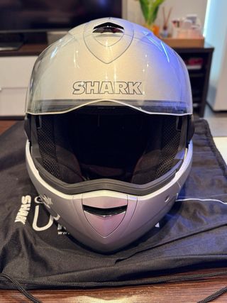 Casco de moto Shark plateado NUEVO.