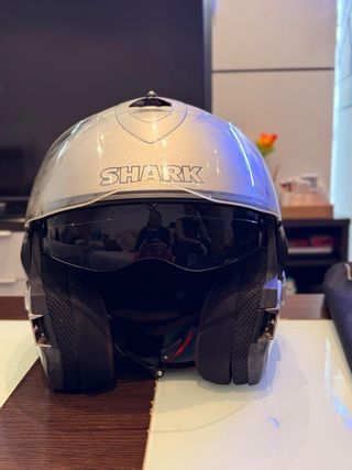 Casco de moto Shark plateado NUEVO.
