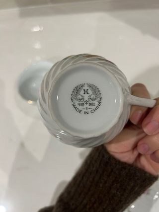 Juego de tazas y platos de porcelana