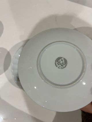 Juego de tazas y platos de porcelana