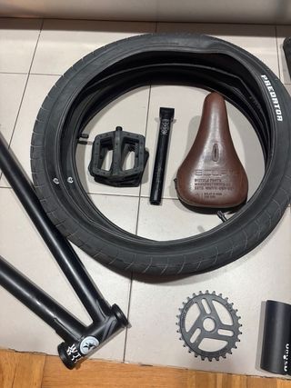 Piezas BMX: Cuadro, Rueda, Pedales