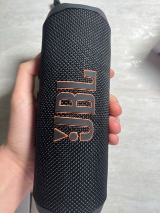 Altavoz JBL Flip 6 Negro y Naranja a estrenar