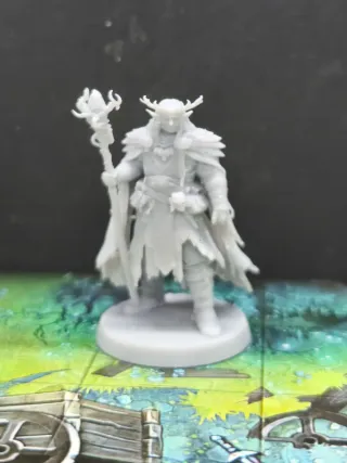 Figura Elfo Druida con Bastón