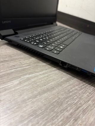 Portátil Lenovo Negro