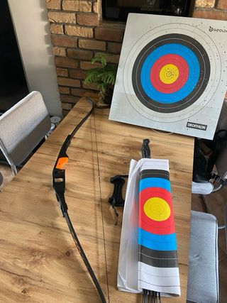 Arco Decathlon con frecce