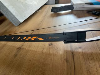 Arco Decathlon con frecce