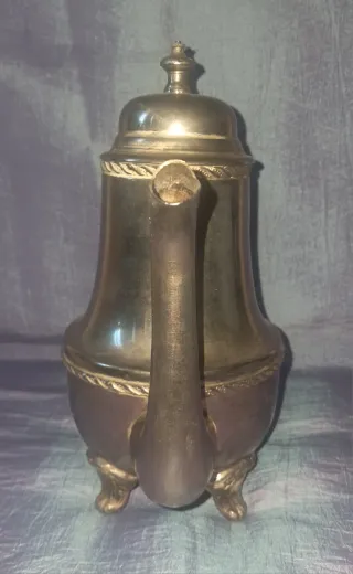 Cafetera Antigua Bronce Árabe con sello en la base
