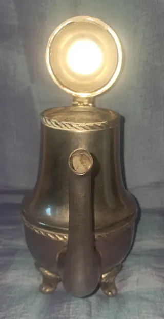 Cafetera Antigua Bronce Árabe con sello en la base