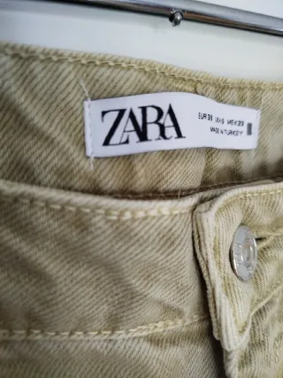 Pantalón Zara verde cintura alta ancho