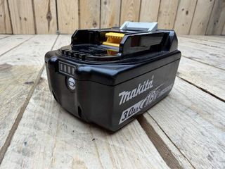 BATERIA MAKITA 3.0Ah 18V BL1830B