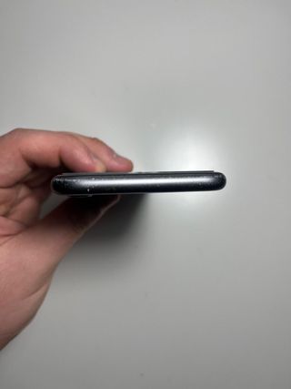 iPhone 8 con protector pantalla nuevo y funda