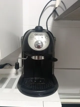 Cafetera DeLonghi Negra