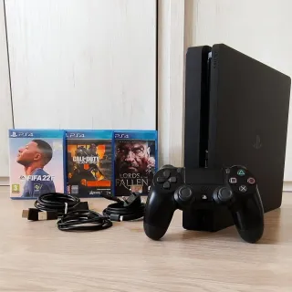PS4 Slim 500GB + Giochi + controller e cavi