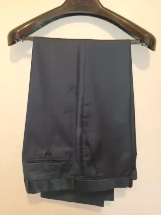 Smokin de fiesta azul marino con solapa negra