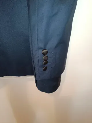 Smokin de fiesta azul marino con solapa negra