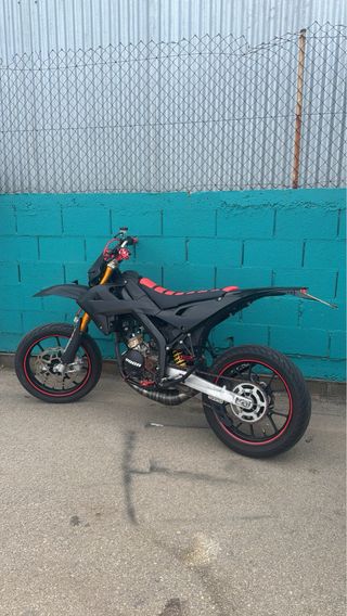 Rieju MRT Pro 49cc Supermotard Negra/Roja