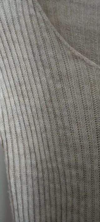 Vestido midi de punto color crema