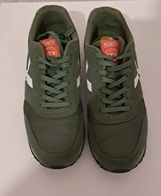 Zapatillas Munich Verdes y Naranja. Apenas usadas.