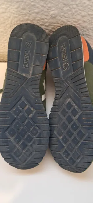 Zapatillas Munich Verdes y Naranja. Apenas usadas.