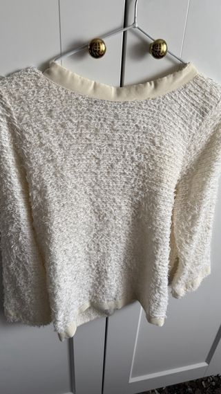 Chaqueta crema texturizada