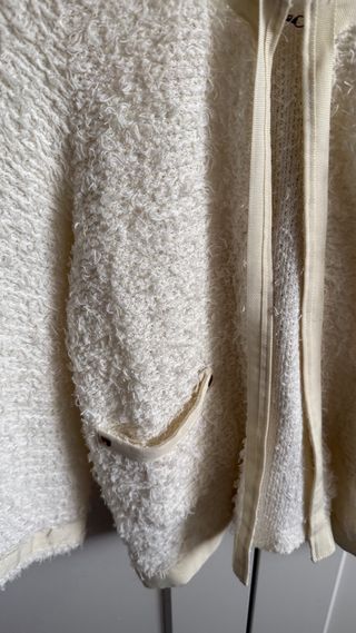 Chaqueta crema texturizada