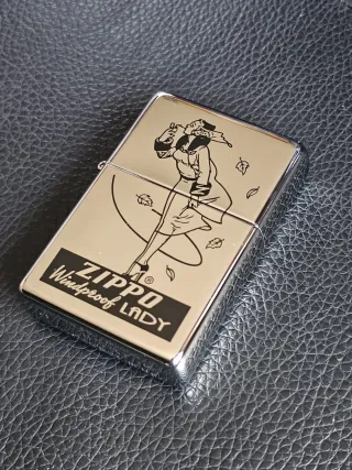 2 Zippo Varga Girls rare come nuove