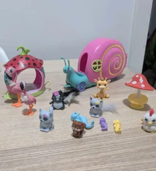 Lote de figuras y playsets Enchantimals