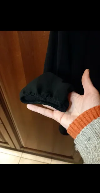 Blusa Zuiki nera leggera