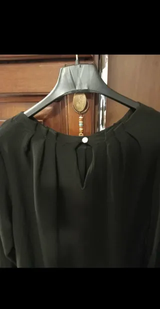 Blusa Zuiki nera leggera
