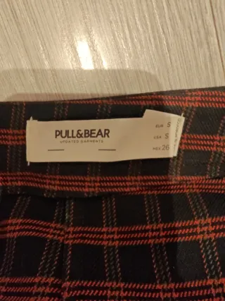 Falda de cuadros negra y roja