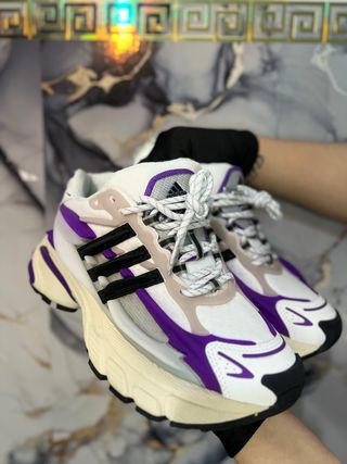 Zapatillas Adidas Morado y Blanco