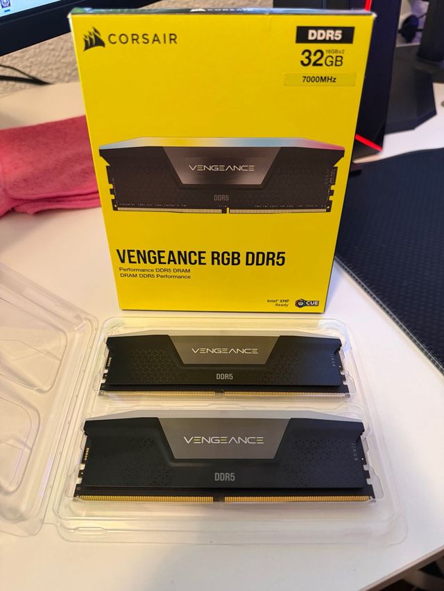 Corsair Vengeance RGB DDR5 (2x16GB) 32GB 7000MHz