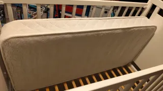 Cuna y colchón