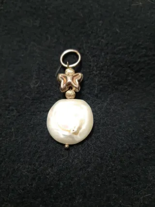 Colgante perla natural mariposa