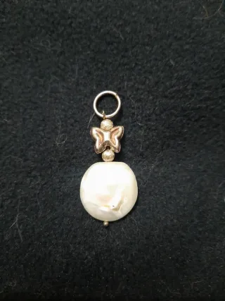 Colgante perla natural mariposa