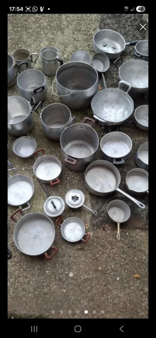 pentole alluminio le piccole 3 euro le grandi 5 €