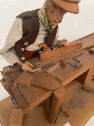 Figura autómata carpintero taller
