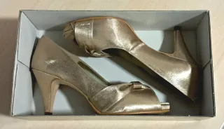 Zapatos tacón Ana Roman oro piel talla 37